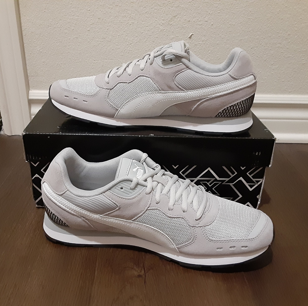 Puma - Picture 4 of 4